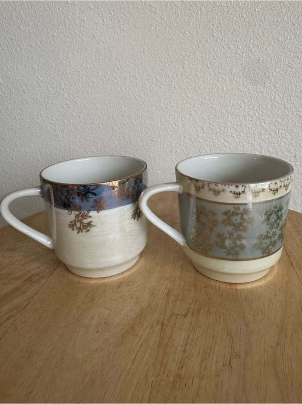 Westwood Fine China Hand Crafted in Japan Set of 2 Mugs Gold Accents